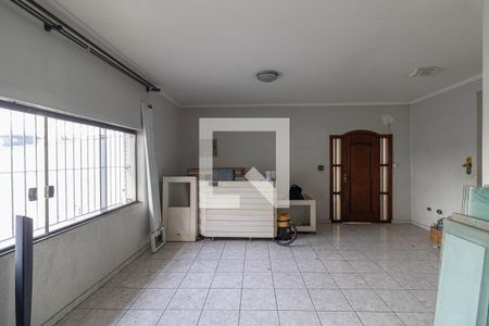 Sala de casa para alugar com 6 quartos, 250m² em Vila Carmosina, São Paulo
