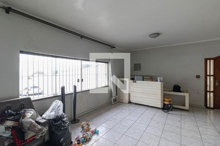 Sala de casa para alugar com 6 quartos, 250m² em Vila Carmosina, São Paulo