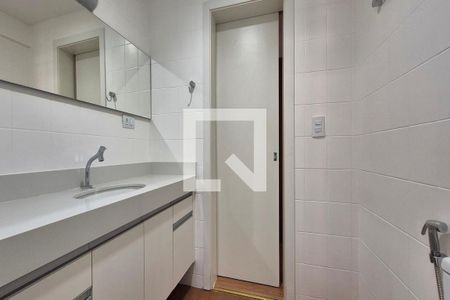 Banheiro de apartamento para alugar com 1 quarto, 40m² em Cambuí, Campinas