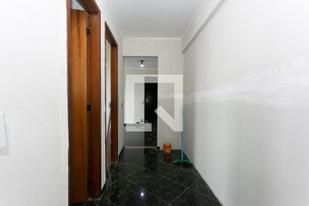Corredor de apartamento para alugar com 3 quartos, 73m² em Vila Esperança, São Paulo