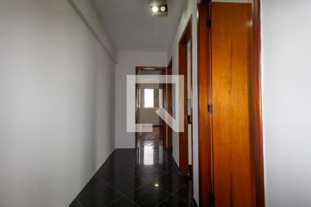 Corredor de apartamento para alugar com 3 quartos, 73m² em Vila Esperança, São Paulo