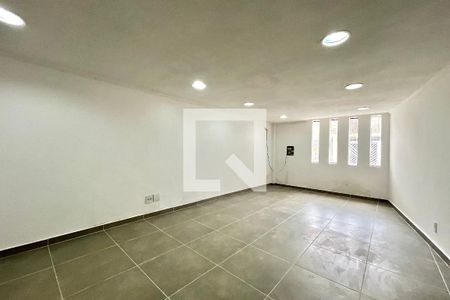 Sala de casa à venda com 3 quartos, 260m² em Planalto Paulista, São Paulo