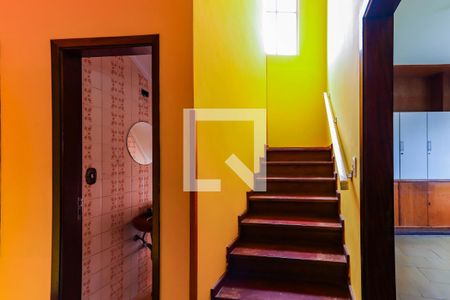 Escadas de casa à venda com 5 quartos, 234m² em Vila Sao Luis(zona Oeste), São Paulo