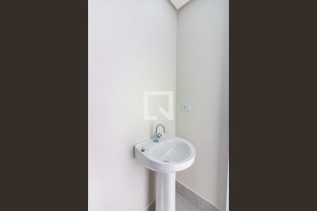 Banheiro de kitnet/studio para alugar com 1 quarto, 19m² em Centro, Osasco