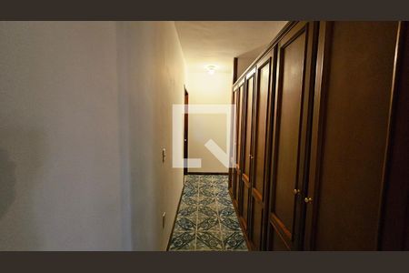 Corredor de casa à venda com 3 quartos, 200m² em Jardim Quintas das Videiras, Jundiaí