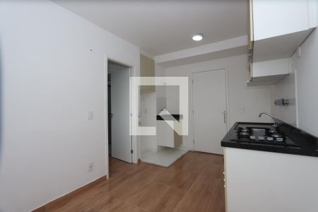 Sala/cozinha de apartamento para alugar com 1 quarto, 36m² em Cidade Satelite Santa Barbara, São Paulo
