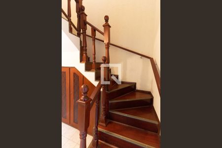 Escada de casa à venda com 4 quartos, 124m² em Parque Bristol, São Paulo