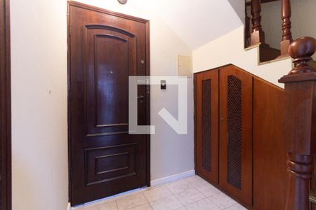 Entrada  de casa à venda com 4 quartos, 124m² em Parque Bristol, São Paulo