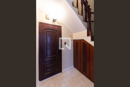 Entrada  de casa à venda com 4 quartos, 124m² em Parque Bristol, São Paulo