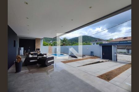 Área Externa de casa de condomínio para alugar com 4 quartos, 200m² em Vargem Grande, Rio de Janeiro