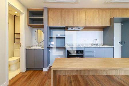 Cozinha de apartamento para alugar com 2 quartos, 48m² em Vila Sao Francisco (zona Sul), São Paulo