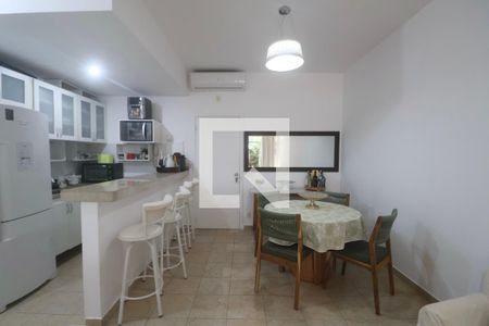 Sala de apartamento para alugar com 2 quartos, 110m² em Jardim Três Marias, Guarujá