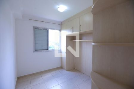Quarto 2 de apartamento para alugar com 2 quartos, 52m² em Conjunto Residencial Vista Verde, São Paulo