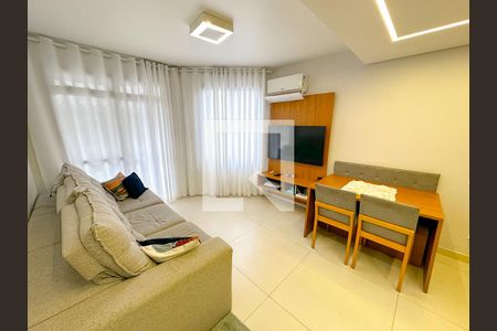 Sala de TV de casa de condomínio para alugar com 3 quartos, 112m² em Canasvieiras, Florianópolis