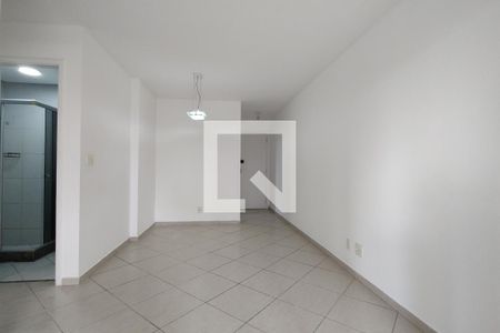 Sala de apartamento à venda com 3 quartos, 70m² em Barra Olímpica, Rio de Janeiro