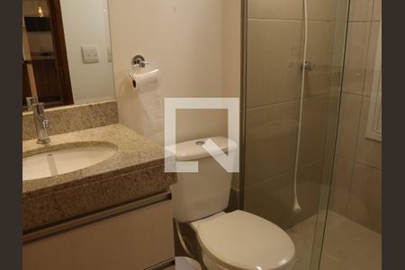 Banheiro Corredor de apartamento para alugar com 2 quartos, 63m² em Jardim Goiás, Goiânia