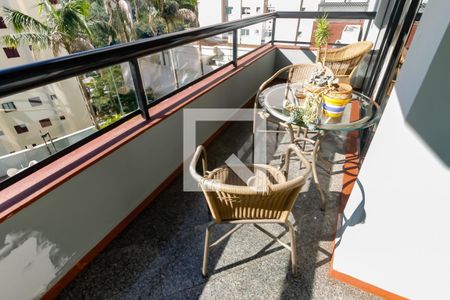 Apartamento para alugar com 3 quartos, 156m² em Vila Suzana, São Paulo