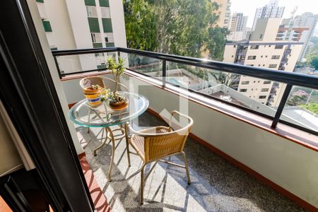 Apartamento para alugar com 3 quartos, 156m² em Vila Suzana, São Paulo