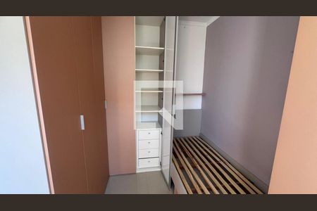 Quarto de apartamento para alugar com 3 quartos, 75m² em Vila Osasco, Osasco