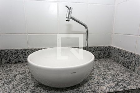 Banheiro de kitnet/studio à venda com 1 quarto, 30m² em Cidade Mãe do Céu, São Paulo