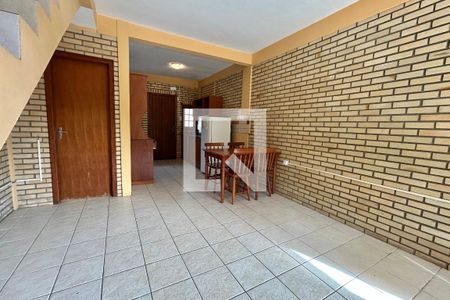 Sala de casa de condomínio para alugar com 2 quartos, 80m² em Barra da Lagoa, Florianópolis