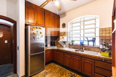 Casa para alugar com 521m², 5 quartos e 4 vagasCozinha