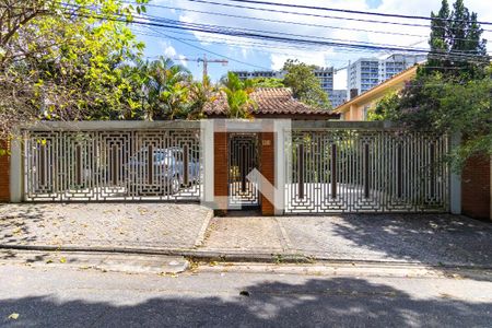 Casa para alugar com 521m², 5 quartos e 4 vagasFachada