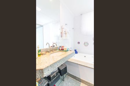 Apartamento à venda com 4 quartos, 218m² em Cidade Nova, Belo Horizonte