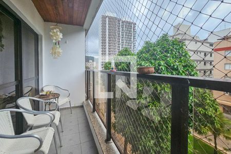 varanda de apartamento para alugar com 3 quartos, 140m² em Balneario Guarujá, Guarujá