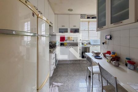 Cozinha de apartamento à venda com 4 quartos, 140m² em Santo Agostinho, Belo Horizonte