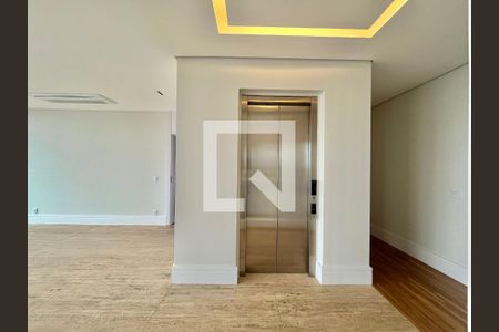 Sala de apartamento à venda com 3 quartos, 257m² em Cambuí, Campinas