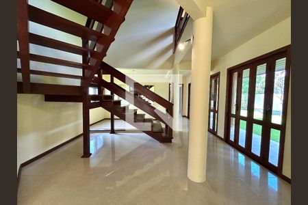 Sala 2 de casa de condomínio para alugar com 4 quartos, 385m² em Rio Tavares, Florianópolis