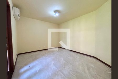 Sala 3 de casa de condomínio para alugar com 4 quartos, 385m² em Rio Tavares, Florianópolis