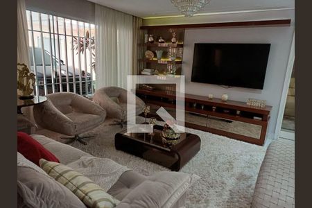 Casa à venda com 4 quartos, 420m² em Vila Carrão, São Paulo