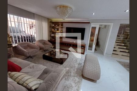 Casa à venda com 4 quartos, 420m² em Vila Carrão, São Paulo