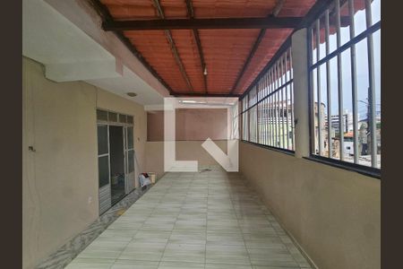 Varanda de casa para alugar com 3 quartos, 10m² em Vale das Pedrinhas, Salvador