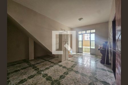 sala de casa para alugar com 3 quartos, 10m² em Vale das Pedrinhas, Salvador