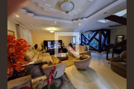 Casa para alugar com 4 quartos, 351m² em Pechincha, Rio de Janeiro