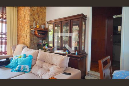 Sala  de casa à venda com 4 quartos, 180m² em Santa Tereza, Porto Alegre