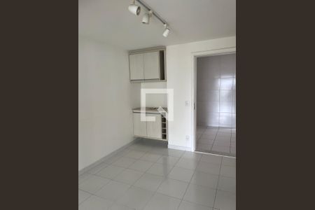 Apartamento para alugar com 4 quartos, 235m² em Alphaville Industrial, Barueri