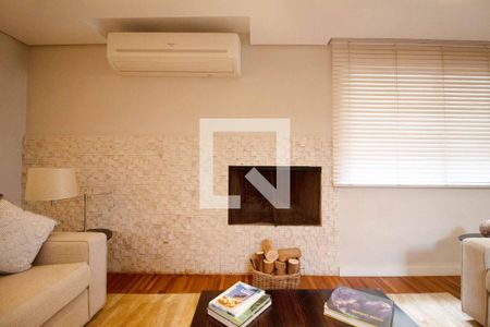 Casa à venda com 3 quartos, 348m² em Vila Madalena, São Paulo