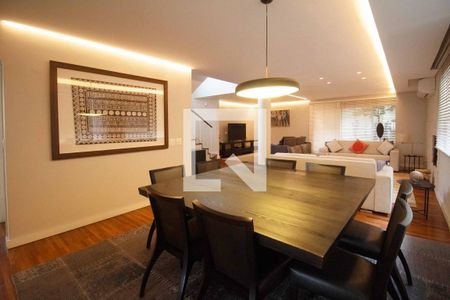 Casa à venda com 3 quartos, 348m² em Vila Madalena, São Paulo