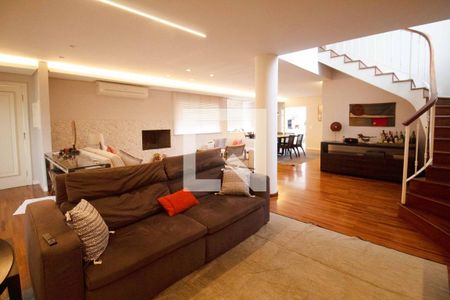 Casa à venda com 3 quartos, 348m² em Vila Madalena, São Paulo