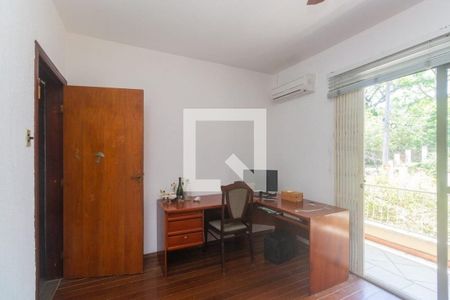 Quarto 1 de casa para alugar com 3 quartos, 241m² em Petrópolis, Porto Alegre