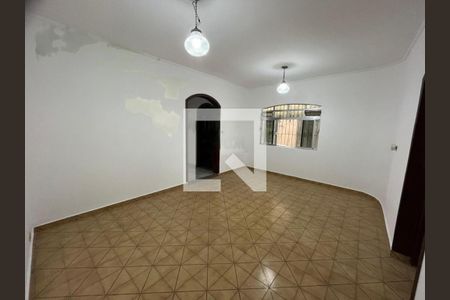 Casa à venda com 4 quartos, 400m² em Jardim Domitila, São Paulo