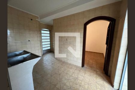 Casa à venda com 4 quartos, 400m² em Jardim Domitila, São Paulo