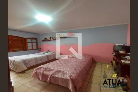 Casa à venda com 3 quartos, 180m² em Balneário São Francisco, Diadema