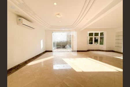 Casa à venda com 4 quartos, 368m² em Jardim Cordeiro, São Paulo