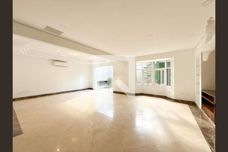 Casa à venda com 4 quartos, 368m² em Jardim Cordeiro, São Paulo