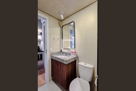 Banheiro de kitnet/studio para alugar com 1 quarto, 26m² em Perdizes, São Paulo